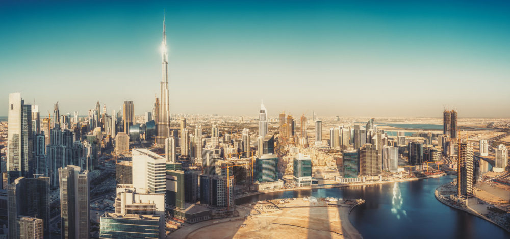 أنواع الشركات في البر الرئيسي: رخصة تجارية، رخصة صناعية ورخصة مهنية