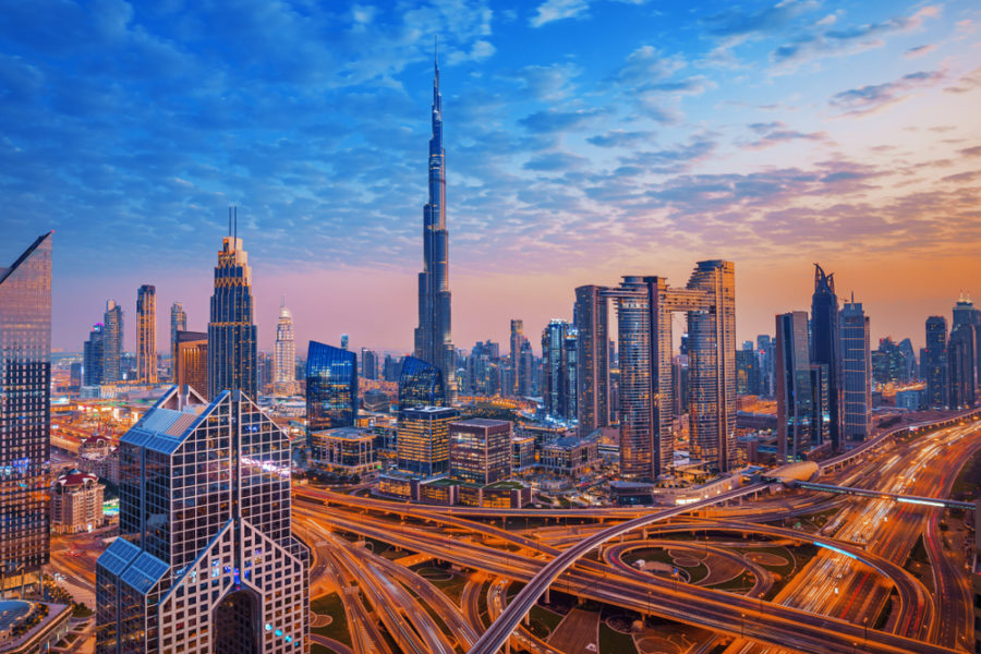 حول السن القانوني للعمل في الإمارات