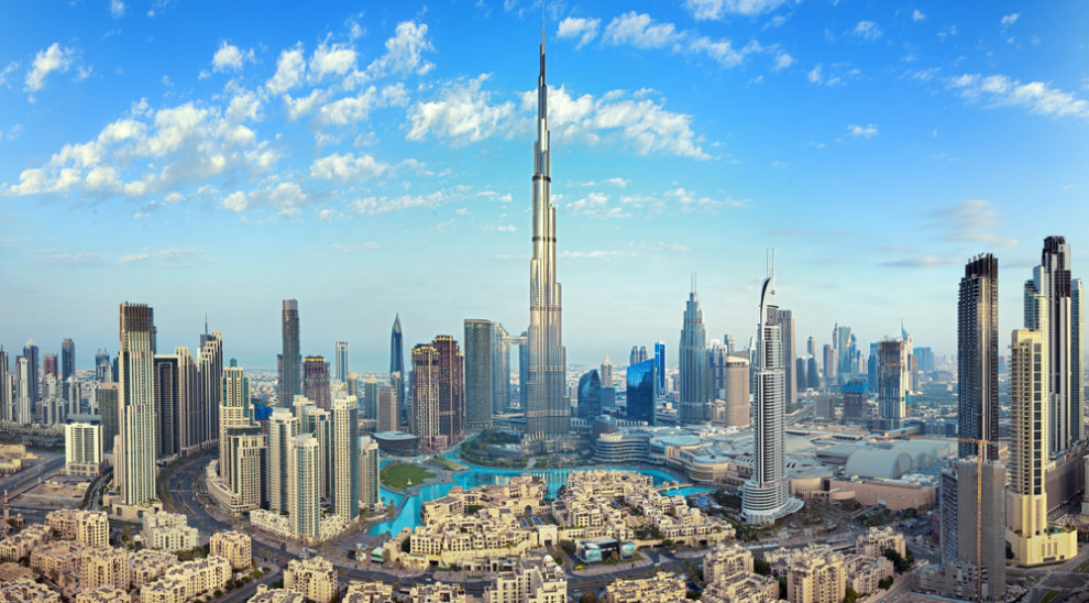 الاستثمار في المنطقة الحرة بالإمارات