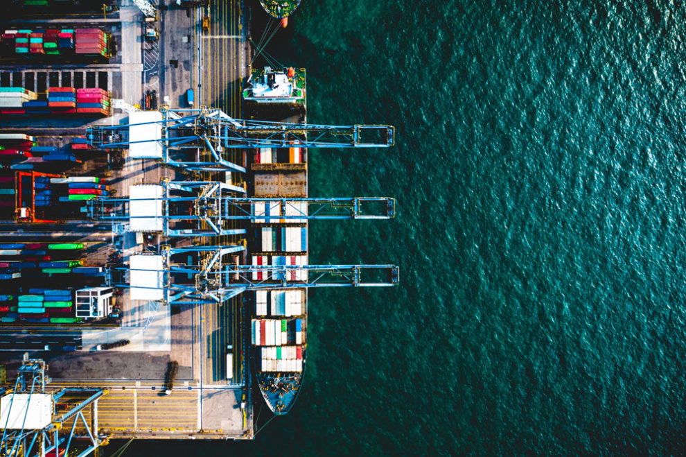 الاستثمار الأجنبي في الإمارات